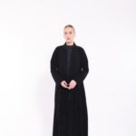 Velvet Black Lace Detail Abaya - Image 3